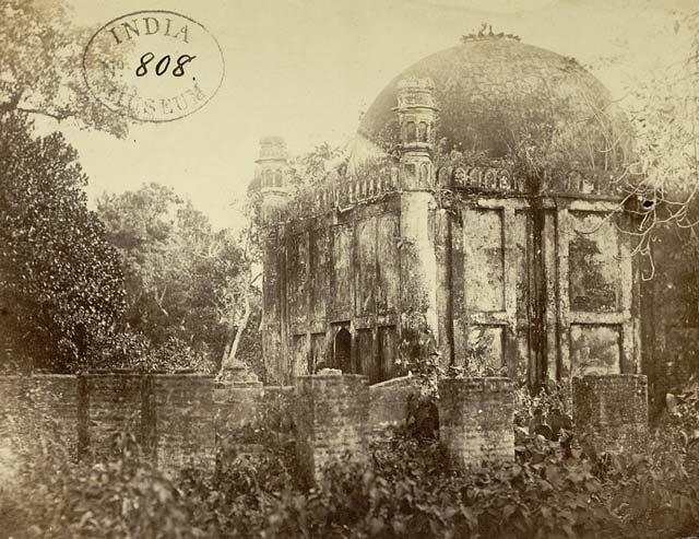 Tomb and Mosque of Panch Pir at Sonargaon Tomb and Mosque of Panch Pir at Sonargaon