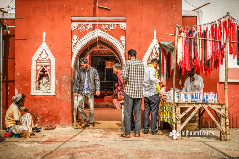 The entrance of the shrine of Khan Jahan Ali in Bagerhat The entrance of the shrine of Khan Jahan Ali in Bagerhat