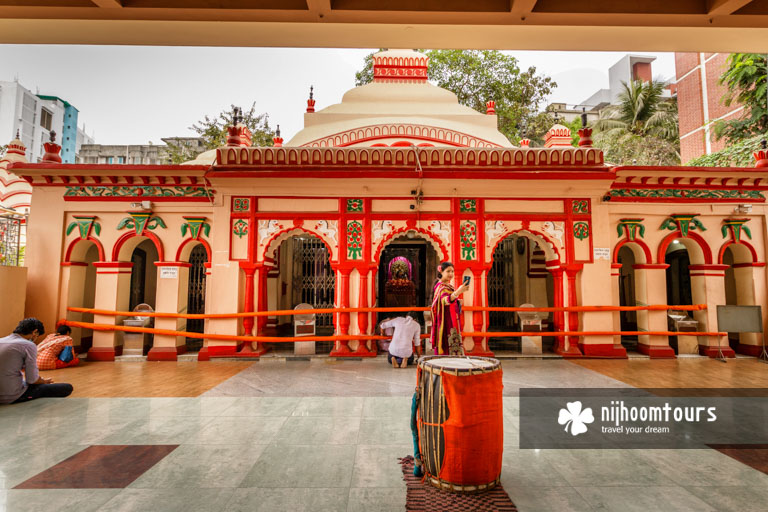 Photo of the main temple inside Dhakeshwari Temple 