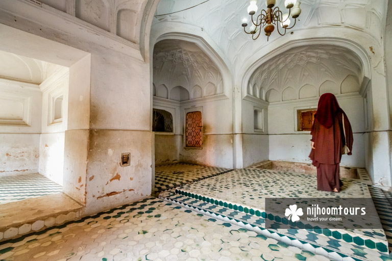 Photo of the hammam inside the governor's residence in Lalbagh Fort