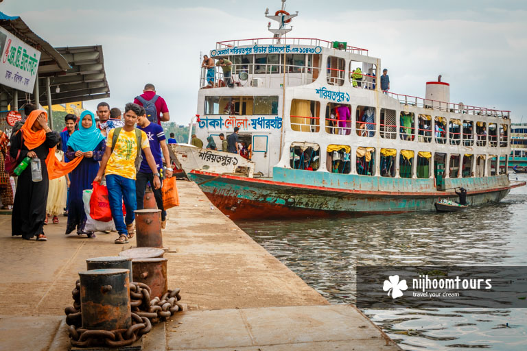 Photo of passengers arriving at Sadarghat Riverport in Old Dhaka