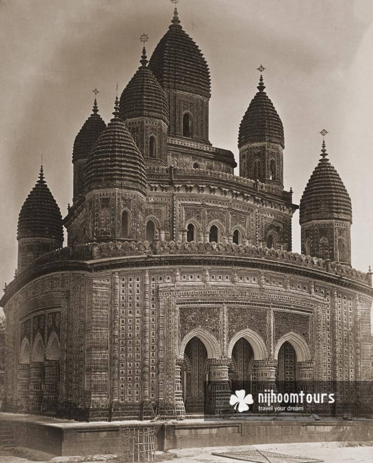A photo of Kantajew Temple with its original nine spires